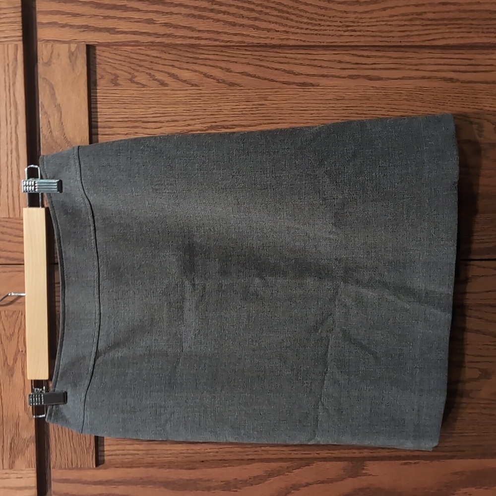 Grey pencil skirt